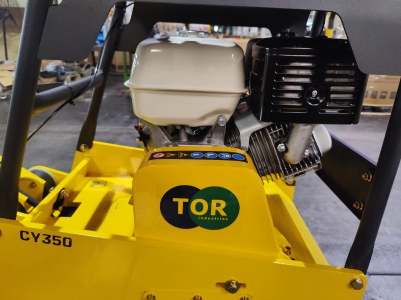 Виброплита реверсивная гидравлическая TOR CY-350 300кг, 40кН (Honda) чугунная плита
